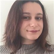 Jeune enseignante de lettres modernes et de FLE